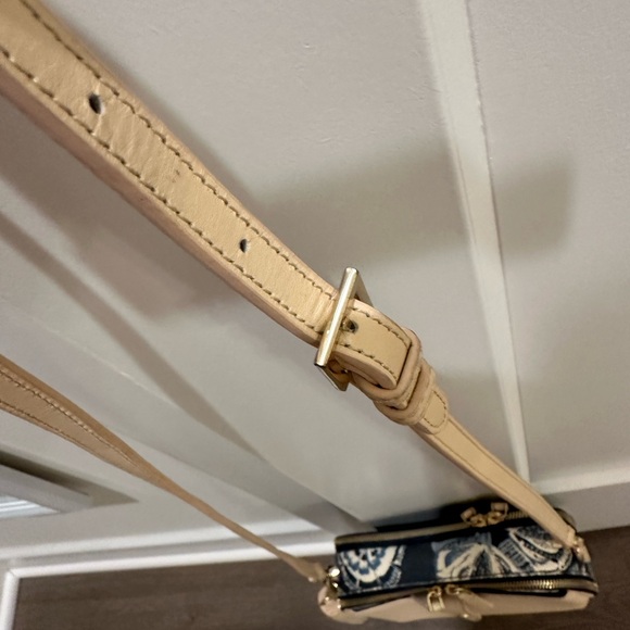 Spartina 449 Beryl Crossbody Oyster Factory - Picture 6 of 8